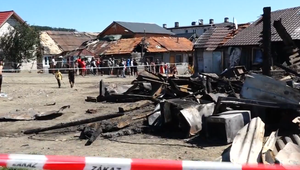 Pri požiari v rómskej osade prišlo o strechu nad hlavou 150 ľudí. Hlásia dvoch zranených