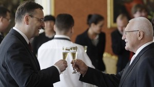 Milióny v škatuli od topánok. Nie je nič lepšie, tvrdí Klaus