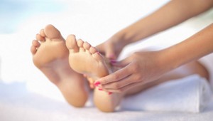 Účinnejšia ako drahé krémy: Po tejto kúre budú stvrdnuté päty jemné ako z bavlnky