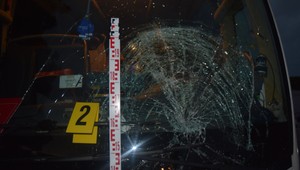 Autobus prevážajúci školákov zrazil chodca, ktorý neprežil