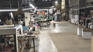 Na severe Slovenska odhalili nelegálnu výrobňu cigariet, podozrivý je Poliak