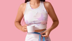 6 dôvodov, prečo piť ráno TEPLÚ vodu: Schudnete, spomalíte starnutie a oveľa viac