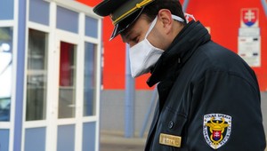 Colníci si zrejme prilepšia k platom