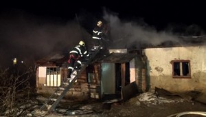 Pri rozsiahlom požiari prišli o strechu nad hlavou tri rodiny