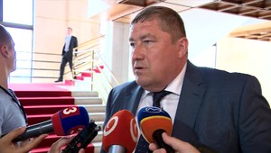 Kováčik uvažuje o odstúpení. Termín však neprezradil