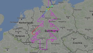 Testovať nové lietadlo nemusí byť vôbec nuda, najmä ak má pilot vianočného ducha