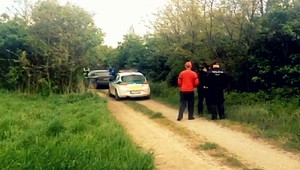 Vo Veľkom Mederi zrazil vodič policajta (32)