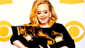 Adele tromfla Jacksona. Predala viac albumov