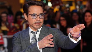 Robert Downey Jr. si z novinárskeho turné nových Avengerov urobil jednu veľkú žúrku!