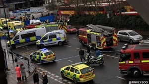 Auto vrazilo do chodcov v Londýne