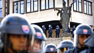 Výsluhové dôchodky. Policajti majú šancu na väčšie istoty