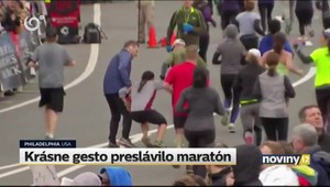 Dvaja bežci ukázali srdce, atlétku doniesli do cieľa na rukách