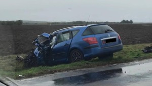 Jazdiť zodpovedne nestačí, ak sa oproti rúti blázon. Tragédií pribúda