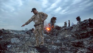 Holandský policajt chcel predať suvenír zo zostreleného lietadla MH 17, zatkli ho