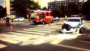 VIDEO. Čelná zrážka dôchodcu (75) a policajtov