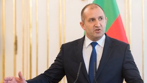 Bulharský prezident Rumen Radev oznámil, že odstúpi z funkcie