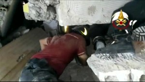 Pri zemetrasení na Ischii zahynuli najmenej dvaja ľudia