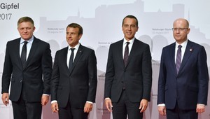 Fico sa stretol s Macronom. Riešili vysielanie pracovníkov do zahraničia