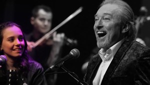 Duet Karla Gotta (†80) s dcérou sa drží na vrchole, prekročil magickú hranicu