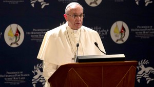 Pápež František sa ospravedlnil za skazenosť duchovných