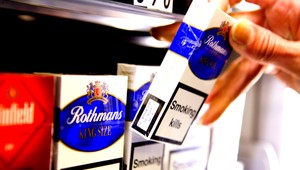 Falošný diplomat pašoval 600 kartónov cigariet