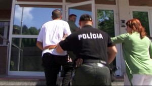 Lupiča (22) viedli na výsluch. Neskončil v cele, ale v opatere lekárov