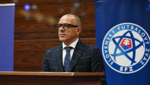 Unikol kráľovský plat trénera CALZONU
