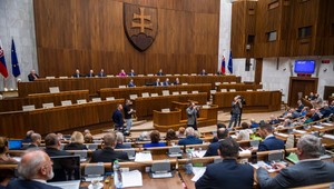 Poslanci odklepli zmeny v zdravotníctve i zákon šitý na mieru