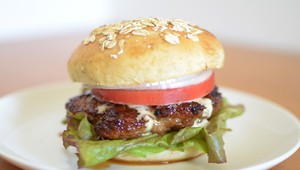 Do Japonska za receptami: Delikátny teriyaki hamburger z mletého mäsa