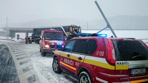 Krik, strach a panika. Cestujúci prehovorili o havárii autobusu