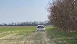 Mŕtvy muž v Bernolákove. Ležal pravdepodobne v ilegálnom hrobe