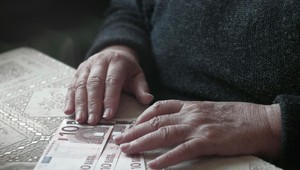 Dôchodcom zvýšia vianočný príspevok