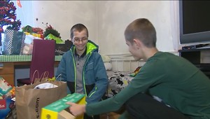 Darované Vianoce: Dávid dostal nové okuliare a Riško sa môže zúčastniť dištančného učenia