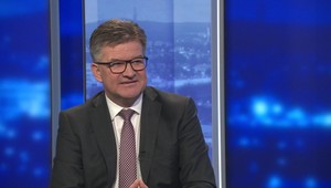 Lajčák mal podľa zverejnenej korešpondencie komunikovať s Epsteinom. Šimečka žiada vysvetlenie