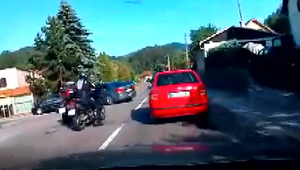 Neohľaduplní motorkári zachytení na kamere! Ohrozujú nielen seba, ale aj všetkých navôkol