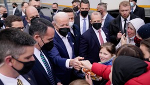 ONLINE: Putin nemôže ostať pri moci, tvrdí Biden