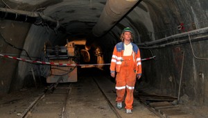 Pred Baňou Nováky baníci trúbili na autách, chcú vyššie platy