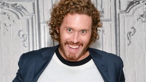 Opitý herec nahlásil bombu vo vlaku, hrozí mu päťročné väzenie