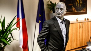 Hľadá sa český prezident. Šancu má aj potetovaný Franz