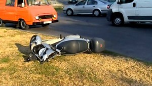 Motorkár (54) sa zrazil s dodávkou, policajti sa mali prizerať!