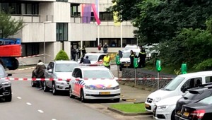 Do budovy rádia vnikol ozbrojený muž