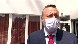 Detské ihriská od politickej strany alebo zo štátu? Milan Krajniak pridal plán dotácii, ale logo projektu nesedí