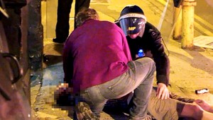 Nepokoje v Británii majú piatu obeť, noc bola pokojná