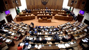 Menia sa poslanci aj ministri. Čo nás čaká?