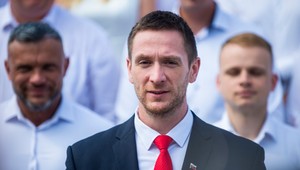 Prestaňte klamať a povedzte, kto vás riadi, kričal Uhrík v Európskom parlamente