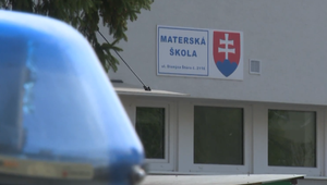 Z pašovania injekčných striekačiek do škôlky podozrievajú dvojičky. Matka tvrdí, že tam v tom čase ani neboli