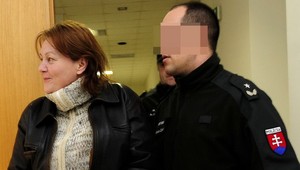 Údajnej šéfke bytovej mafie Zuzane Z. predĺžili väzbu