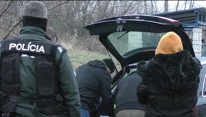 Policajná razia v Humennom: Zadržali dvoch podozrivých z drogovej trestnej činnosti