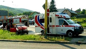 Dôchodca (69) autom narazil do stĺpa, v dychu mal 1,5 promile