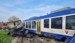 Ľudia ležali na zemi, bol to chaos: Cestujúci opísal sekundy po zrážke vlaku s kamiónom